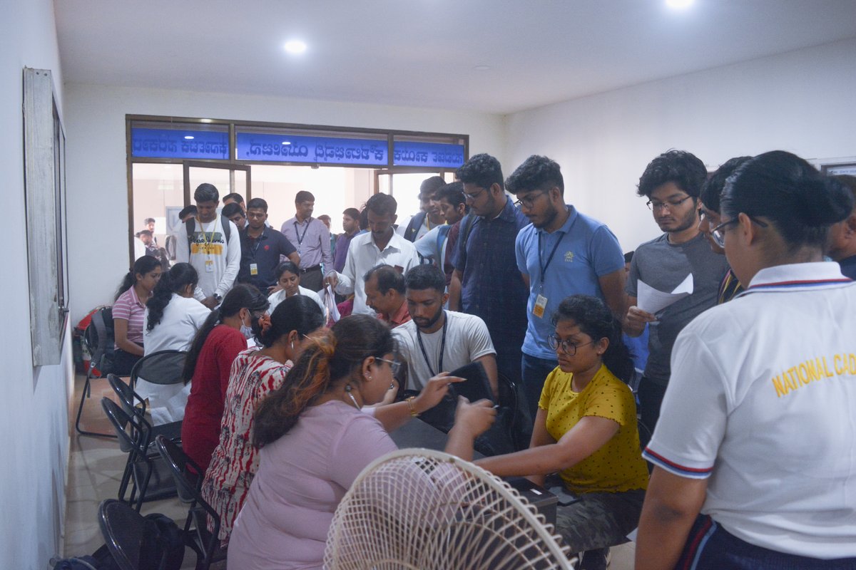 nmamitnitte's tweet photo. Dr. Ashok, Administrative Officer, Nitte Rural Medical &amp; Psychiatric Centre &amp; Blood Bank Medical Officer, Nitte Gajria Hospital, Karkala  inaugurated the Blood donation camp on 17th March 2023.
#NITTEUniversity #NMAMIT #blooddonation #NSS #NCC https://t.co/Y5fVYLO5Hl