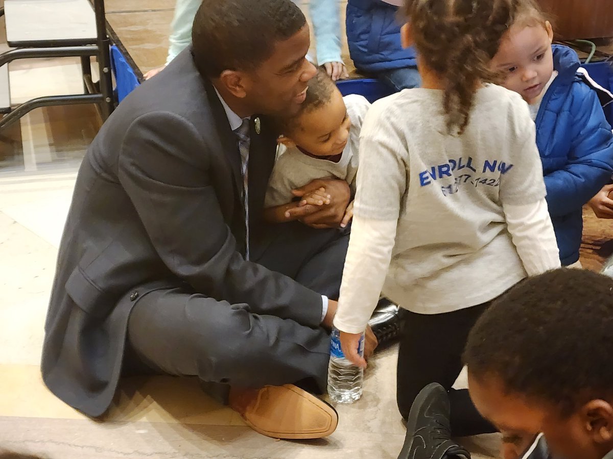 This leader got on their level, stayed on their level and engaged with the tiny humans FOREVER! He cares and it shows. They engaged because he engaged and made the space safe for them. GREAT job Mr. Mayor! 💯🥳 #GreatStartMN #mnleg #AllInForOurKids #OurMostImportantMNCitizens