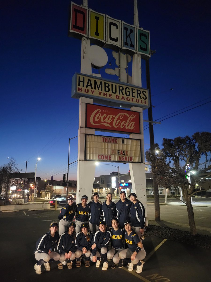 #Tradition, played so long the lights were already off. Another W for the #PantherSoftball girls. Onto a home Game tomorrow against Ridgeline. 💙🥎💙 
<a href="/MEAD_ATHLETICS/">Mead Panther Sports</a> <a href="/MeadHighSchool/">Mead High School</a>