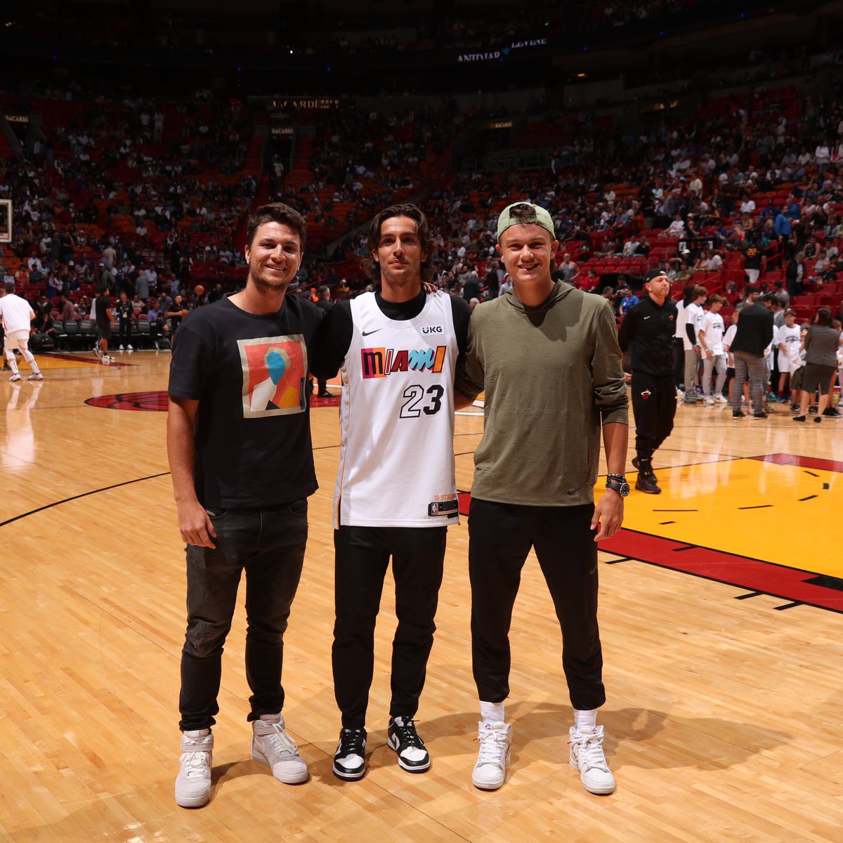 atptour's tweet photo. Bringing the 🔥

📸: @MiamiHEAT | @MiamiOpen https://t.co/eKXRIBs4ec