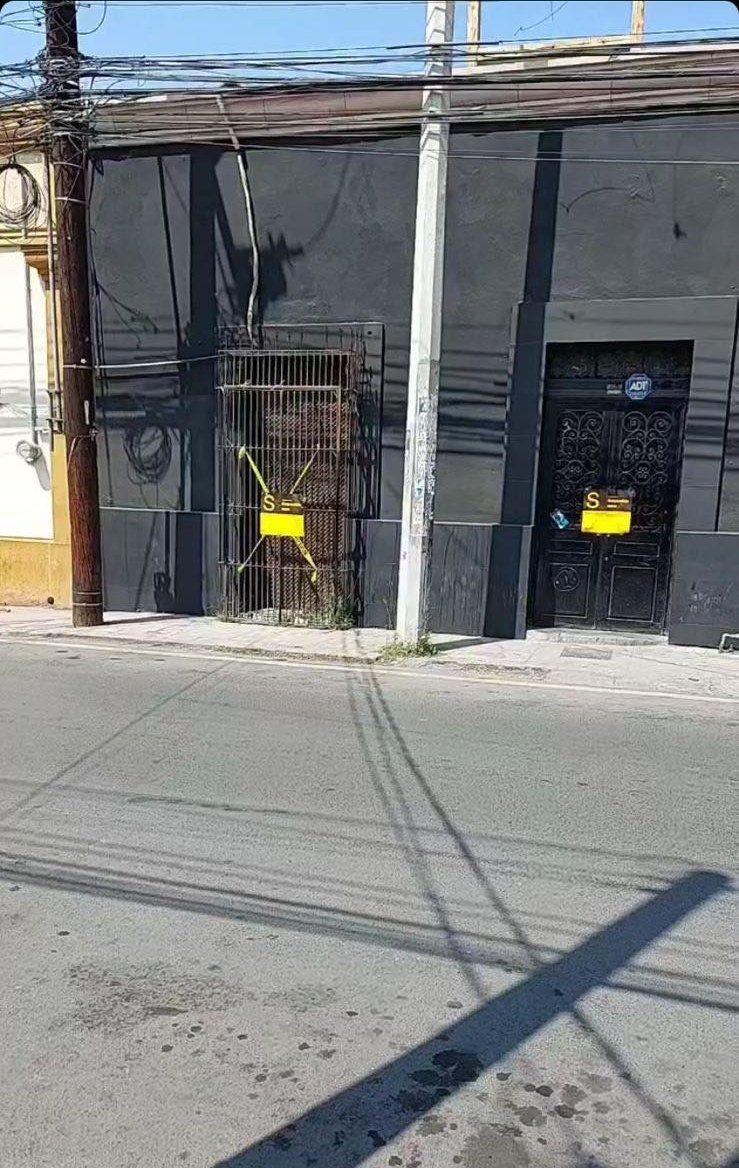 lo lograron, finalmente lo rompieronz finalmente ganaron, destrozaron a alguien, alguien que siempre estaba feliz, que siempre estaba sonriendo, alguien que no merecía el odio, alguien que no hacia nada mas que ayudar a las personas, alguien que amó con todo su corazón