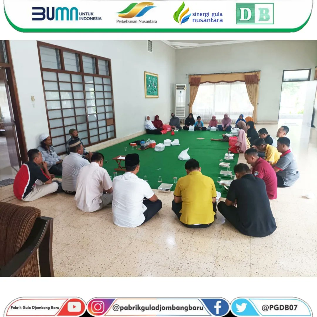 PGDB07's tweet photo. SANTUNAN ANAK YATIM
PG DB mengadakan kegiatan Pemberian Santunan Kepada Anak Yatim dari Lingkungan sekitar PG DB. Kegiatan ini dilakukan sebagai bentuk  Tanggung Jawab Sosial Perusahaan dan kegiatan ini diharapkan dapat memberikan keberkahan dan kelancaran dalam giling tahun ini https://t.co/HFyqlTJuSs