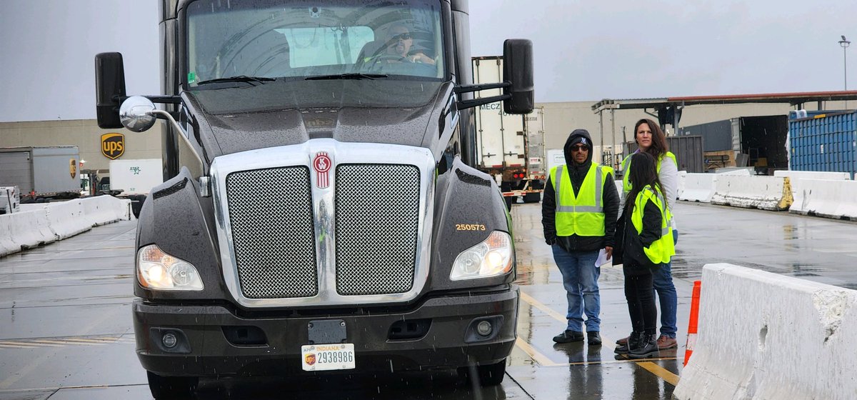 abarboza_31's tweet photo. Today's activity with our safety committee was mirror adjustment. Educating driver's how to properly adjust their mirrors and how they prevent Sideswipe crashes. @divine2wincom @jhartups @UPSOntarioDDST @IsaacRamirezso1 @Jess_ONTCAFDR @melirere @logisticsboss https://t.co/zEIIEfflSJ