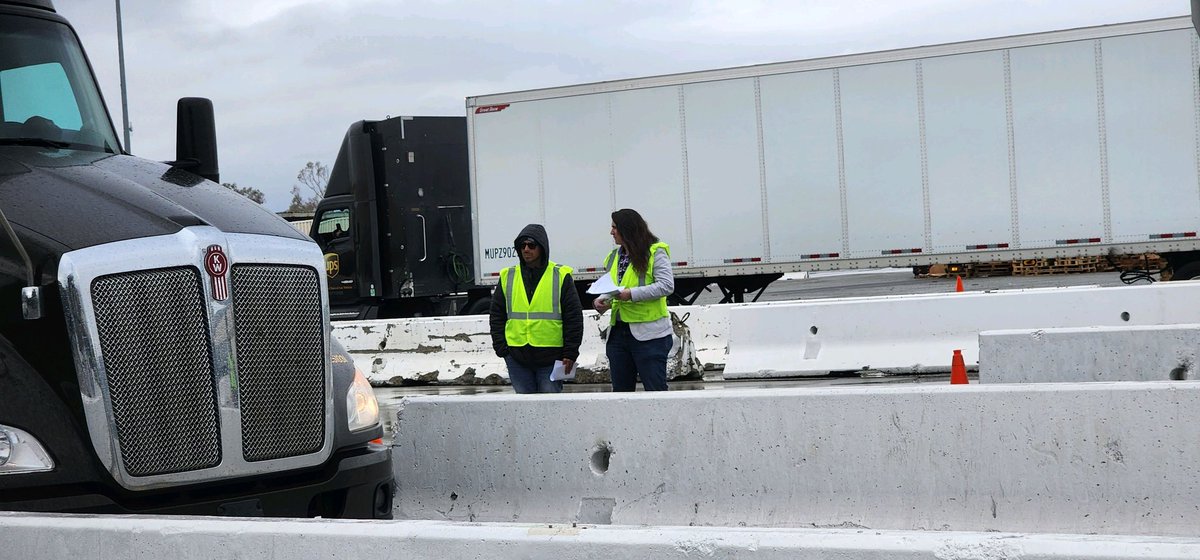 abarboza_31's tweet photo. Today's activity with our safety committee was mirror adjustment. Educating driver's how to properly adjust their mirrors and how they prevent Sideswipe crashes. @divine2wincom @jhartups @UPSOntarioDDST @IsaacRamirezso1 @Jess_ONTCAFDR @melirere @logisticsboss https://t.co/zEIIEfflSJ