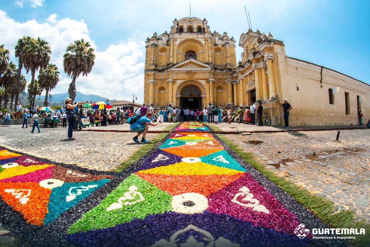 'LA SEMANA SANTA EN GUATEMALA'
Patrimonio Cultural Inmaterial de la Humanidad
#GuatemalaAsombrosaeImparable
