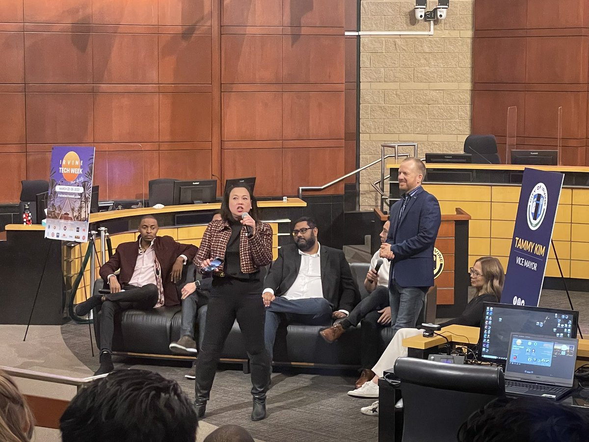 RaymondxFu's tweet image. #irvinetechweek is such a great event tonight. I’m so happy to connect with many entrepreneurs. Thanks to the organizers! Thanks to Irvine Vice Mayor @tammykimoc . I look forward to the transformation of Irvine into a thriving startup hub under your leadership.