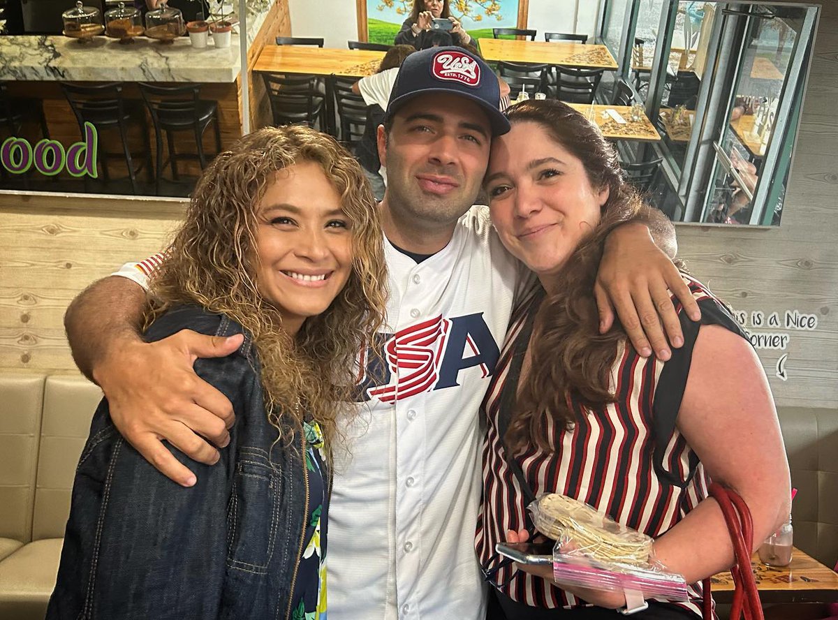 Moumoune_28's tweet image. Repost @luisaibanezs
Always charming.. always fun.. he is #oneofakind @jencarlosmusic keep shining with your own powerful light. #flactor #JencarlosCanela #FilmInMiami #FilmInFlorida 
Photo by @laliliguapa