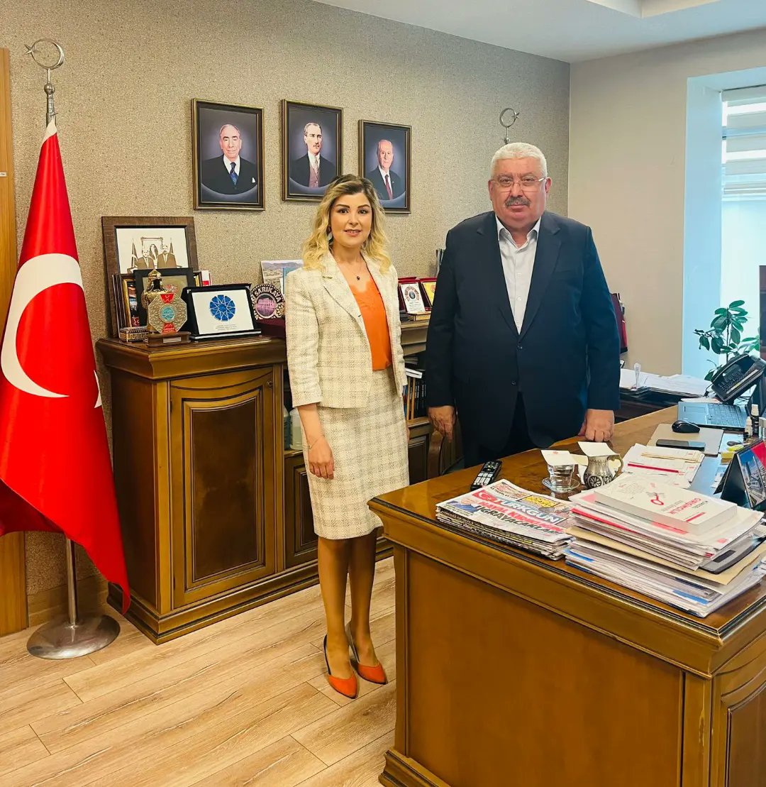 eczyesimakkas's tweet photo. Teşkilatlardan Sorumlu Genel Başkan Yardımcımız ve Kıymetli büyüğümüz Sn.E.Semih YALÇIN Başkanımıza değerli sohbeti ve nazik kabullerinden dolayı teşekkür ederiz. https://t.co/BHI51xwYqu