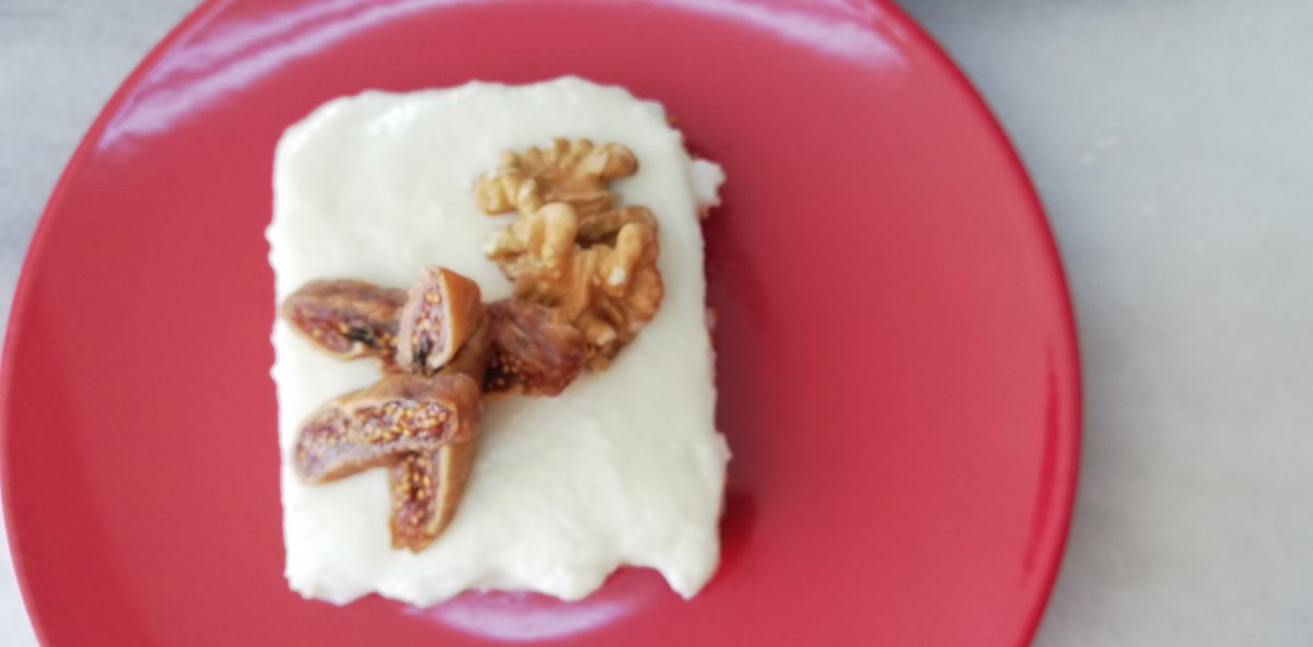 mslkitchenn's tweet photo. The perfect harmony of walnuts and figs❤️❤️😋😋😋 #mysweetkitchen #delicious #walnut #fig #dessert https://t.co/YetiwwDWvO