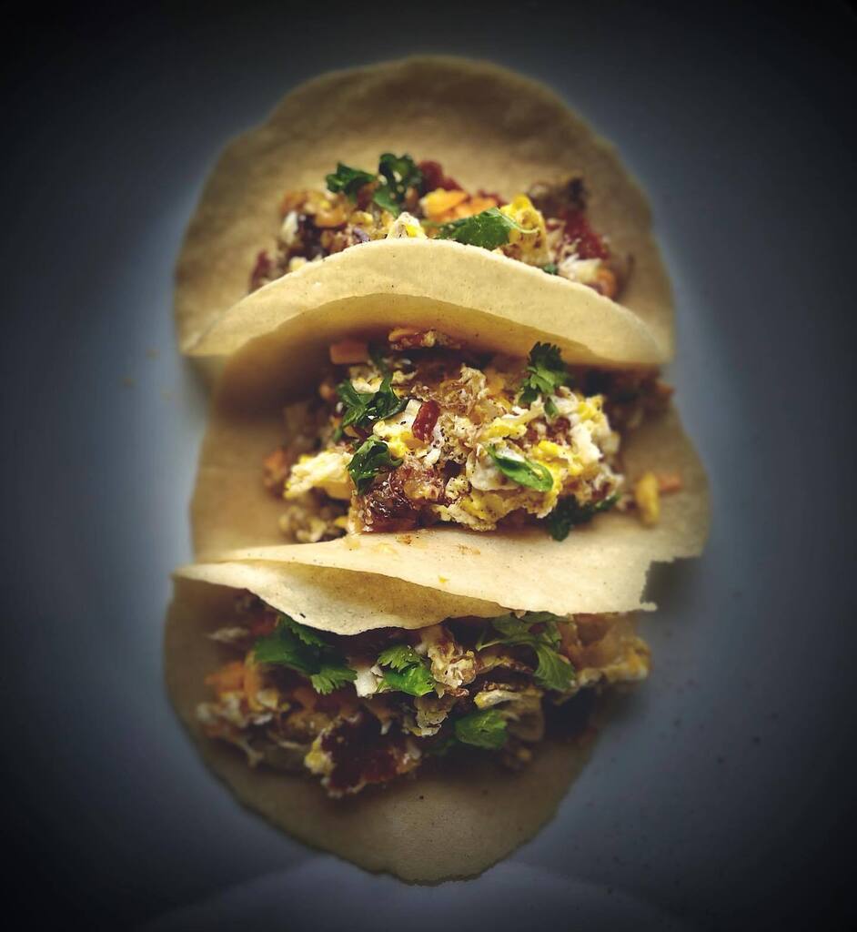 Midnight Snack 🤤
·
🌮 Handcrafted Corn Tortillas 
🍳 Organic Eggs
🥓 Turkey Bacon
🧀 Dairy free Cheese
🥔 Hash Browns
🌿 Cilantro instagr.am/p/CqHnD6htn8t/