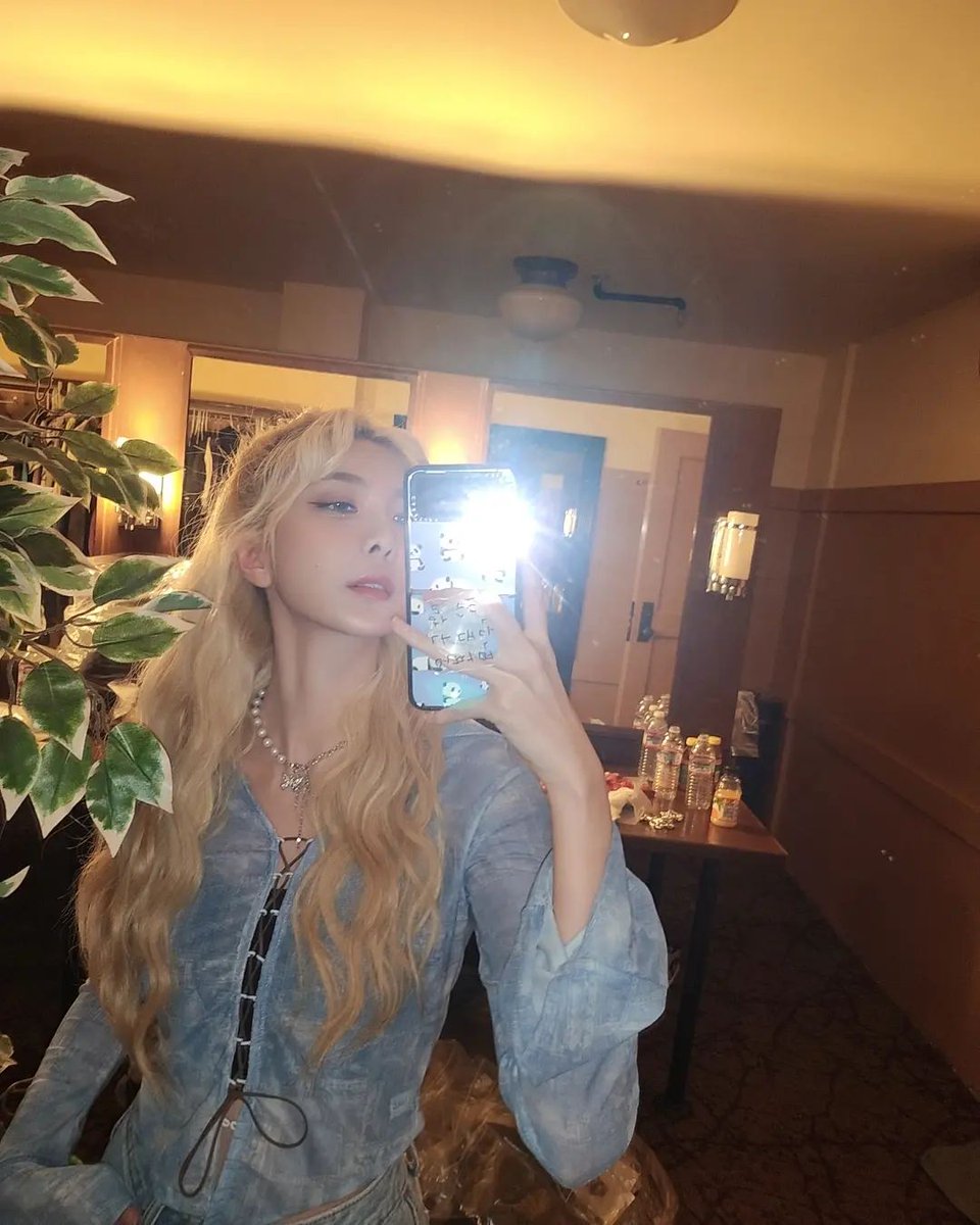 2Moori's tweet photo. [IG] 230323 DAMI🐼

Oakland🪞

https://t.co/HznfsbR0Ev
#Damstagram https://t.co/AtcgxWMXpL