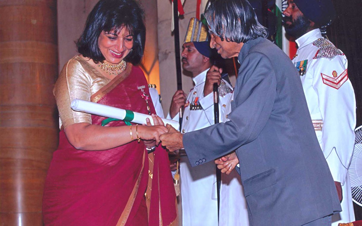 BangaloreBuzz's tweet photo. Warmest birthday greetings to the Executive Chairperson of @Bioconlimited, @kiranshaw. You are an inspiration to every young woman who dreams of making it to the top. Wishing you many more years of happiness and success ahead!💐✨ https://t.co/cvewhPTJtD