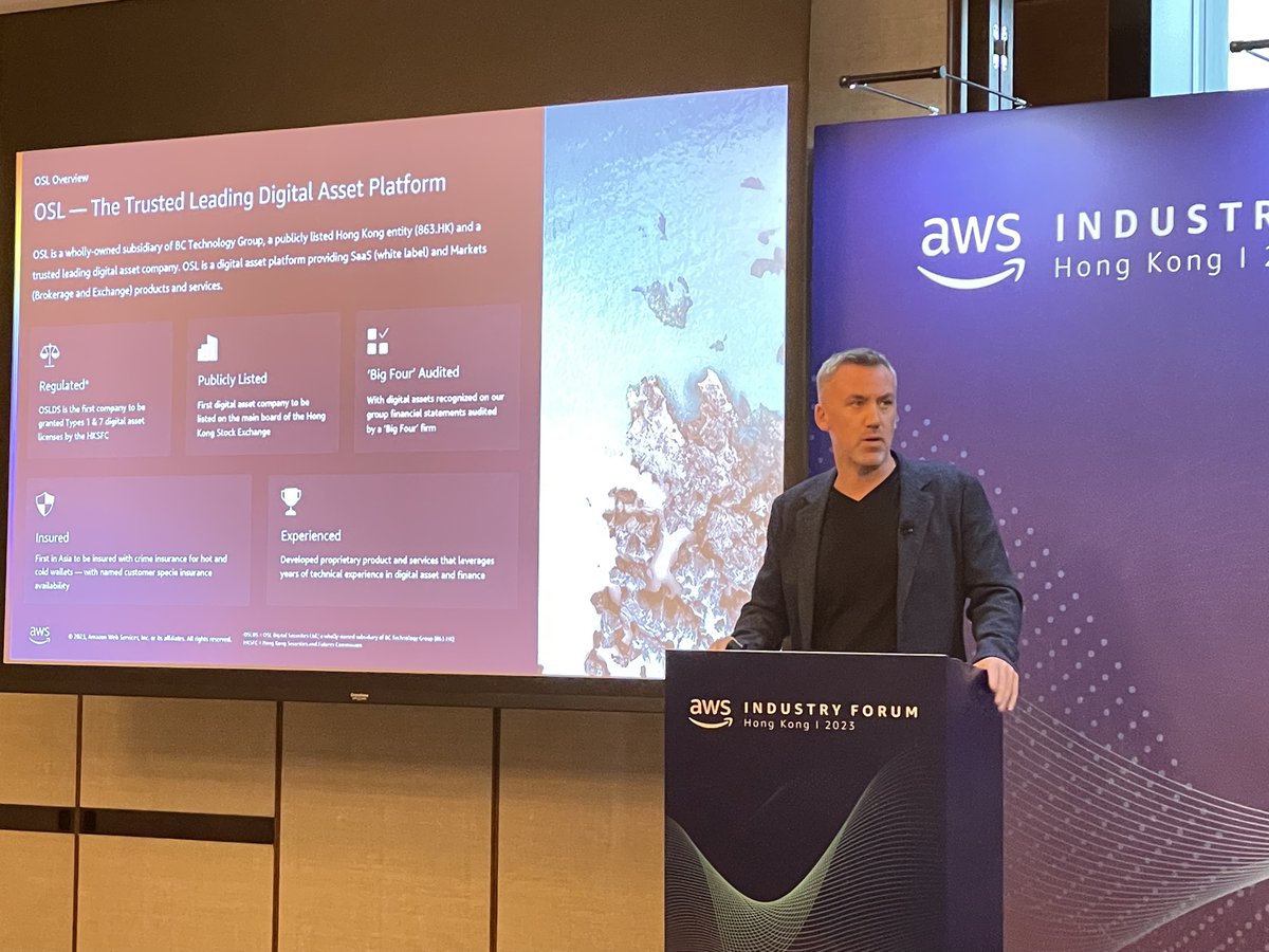 osldotcom's tweet photo. 🆕 @markhiriart, Global Head of SaaS distribution of OSL, yesterday at the @AWS Industry Forum Hong Kong has announced a new SaaS product offering - #FinLink, a first-of-its-kind, plug-and-play software, and professional services solution.
#OSL #AWS #newlaunch #digitalasset https://t.co/iML3UDUx82