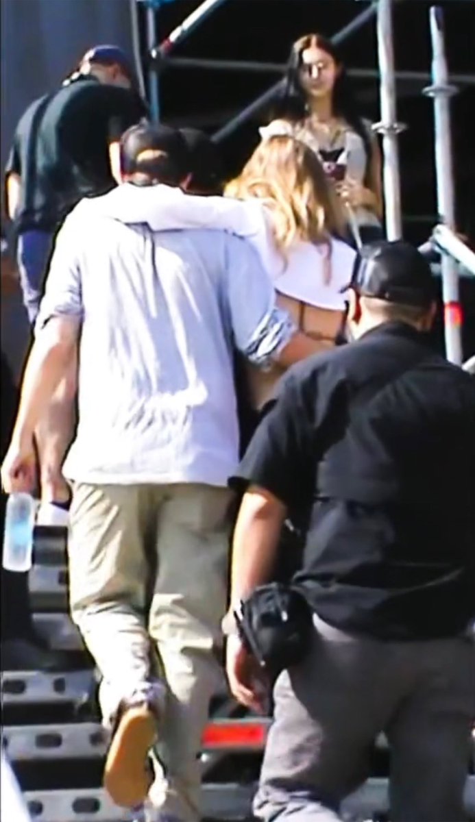 É hoje! Será que ele vem?!

Suki Waterhouse, namorada do Rob, deve chegar em São Paulo hoje para se apresentar em um festival privado da marca Tiffany &amp; Co. à noite! Amanhã ela toca no Lollapalooza, em Interlagos, à tarde.