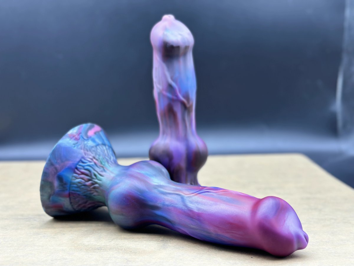 NothosaurFR's tweet photo. Un joli mélange de couleurs pour Nicos, quelque peu cyberpunk :)
#godemichet
#godeanal
#pluganus
#sextoys https://t.co/3TD5q3CiEN
