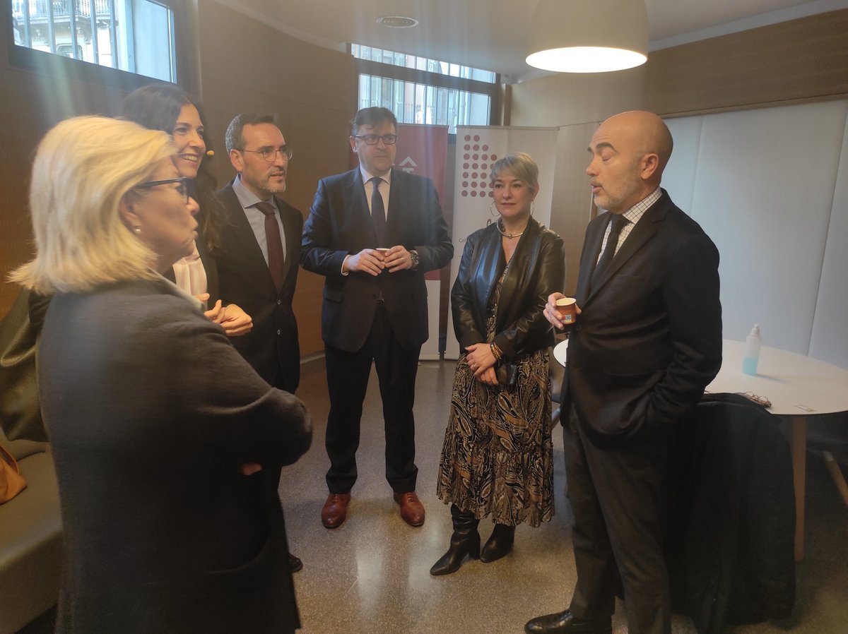 consellCAF's tweet photo. Comencem la primera de les xerrades amb els candidats a l'alcaldia de #BCN.

La primera és amb el Sr. @danielsirera del @PPBarcelona_.

#AFcollegiats #AFcolegiados @moltclara https://t.co/neA8fp1Ccv