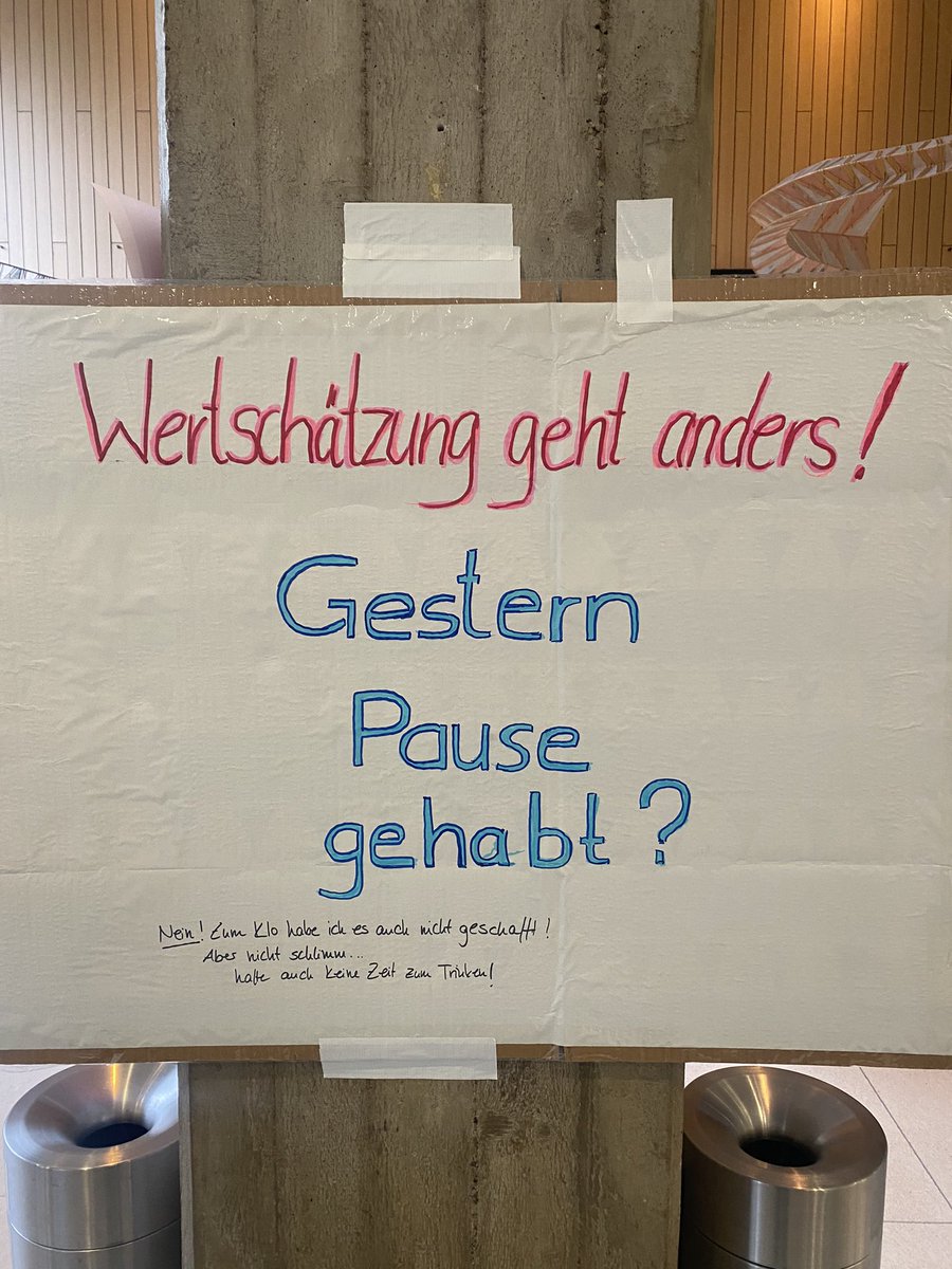 Wir demonstrieren gleich vor dem Innenministerium um @NancyFaeser wissen zu lassen, was wir von dem vorliegenden Angebot von @Die_VKA halten. #streik #zusammengehtmehr
#wertschätzunggehtanders