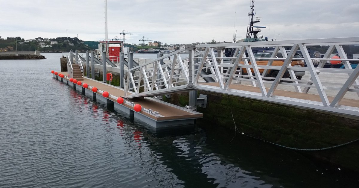 ronautica's tweet photo. Today we salute you from Ribadeo, Lugo 📌

〰To present you our most reinforced range of #pontoons with aluminum structure and concrete flotation. These pontoons are designed with a super-reinforced profile and are attached to the dock with a sliding anchor made of #vigasgrey. https://t.co/r1Mc3X65kV