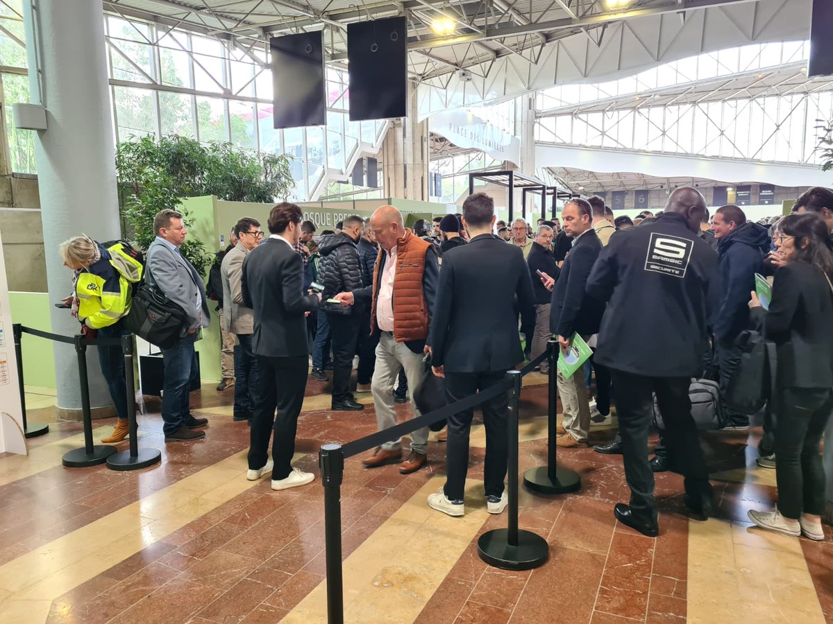bepositiveevent's tweet photo. BePOSITIVE 2023, Jour 3 : c'est parti !
🔴 Suivez notre direct de la 3ème journée sur notre blog :
https://t.co/mXHHX2KImd
#BePOSITIVE2023 #transitionénergétique #énergiesrenouvelables #batimentdurable https://t.co/ASVgK5jyLJ