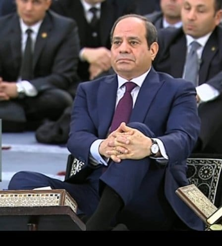 selimazouz1's tweet photo. انت هتفطرنا النهارده شكلك كده. يا عم خدلك أجازة.. أنت ترتاح واحنا نرتاح
المهم صلي بترنج علشان تعرف تقعمز.. موضة البدل والبنطلونات بقت مقرفة وضيقة من فوق ومن تحت وفي النص.. فين أيام زمان أيام ما كان جوز الحمام تلات فرادي وبنهزر مع بعض بالبيض.. والبنطلون شرح وبرح! https://t.co/IVvgFqFfSO