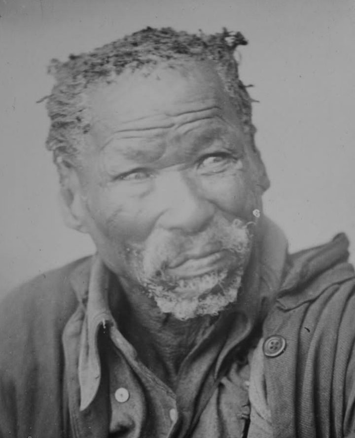 Portrait of San Men - c1900 👑🖤

#Bantu #sanpeople