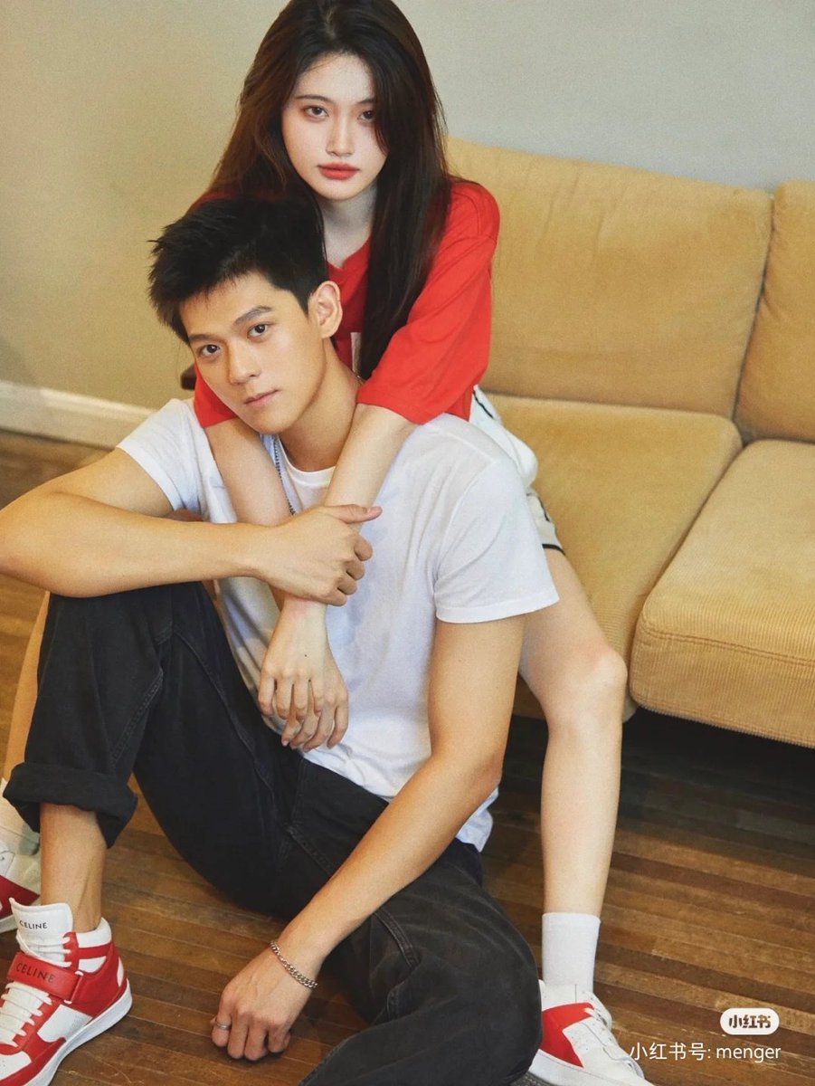 girlseayou's tweet photo. Just watched Yes I Do S2 or Love Timing S2, likes Han Meng, and what a plot twist, it seems she had a date with Ma Jianxing after the show ended, and got married in January this year, but still don't know who her husband is
#yesido2 #lovetiming #yesido https://t.co/QLcEGXnVom