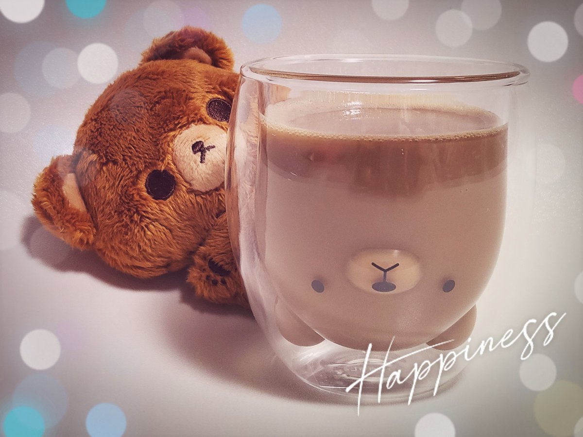 pecodale28's tweet photo. とっても可愛いglass🐻🥃
🧸태곰곰と•*¨*•.¸¸♬︎♪
#グッドグラス #goodglass
#태곰곰🐻 @gomgomrangrang #テテ #김태형 #V @GOODGLAS_JAPAN https://t.co/NCRlZYIFHX