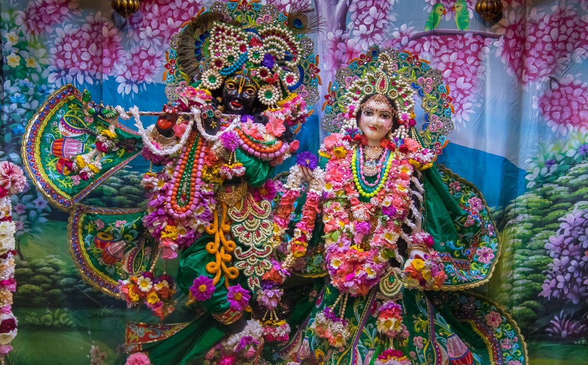 GaurangaDas's tweet image. Shift your perspective, and even the most ordinary tasks can bring extraordinary fulfillment.

Embrace a positive attitude towards your job and watch as joy unfolds in every aspect of your work.

#prespective #tasks #ExtraOrdinary #krishna #harekrishna #lordkrishna #krishnaleela