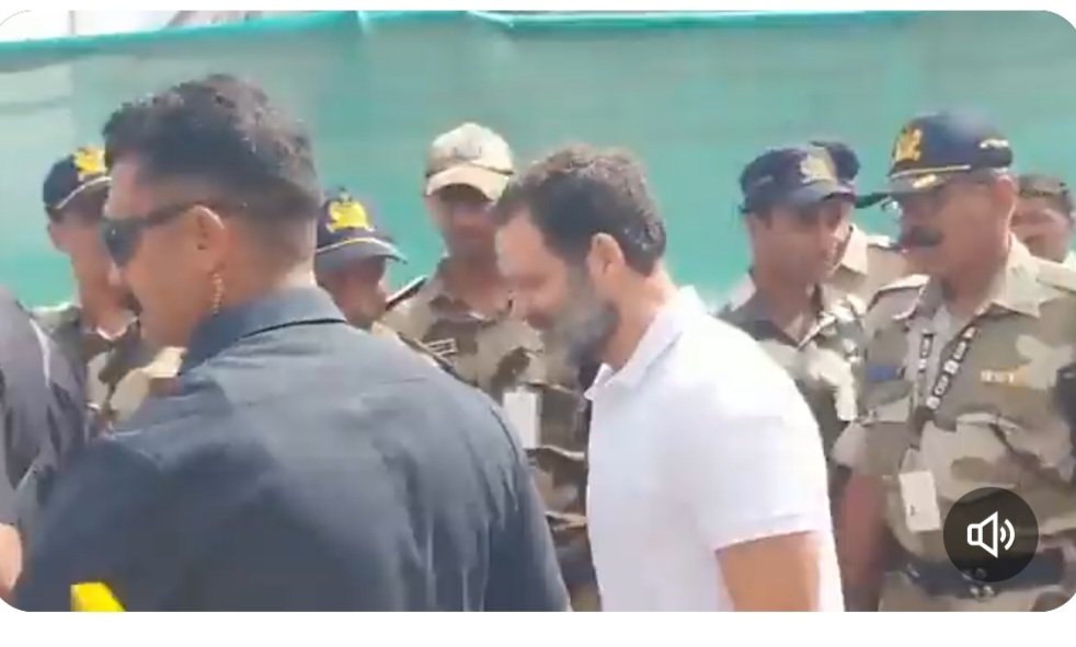 KreatelyMedia's tweet image. 🚨#BreakingNews

मानहानि केस में राहुल गांधी दोषी करार

सूरत कोर्ट से IPC की धारा 500 के तहत दोषी करार 

&apos;मोदी सरनेम&apos; पर दिया था विवादित बयान