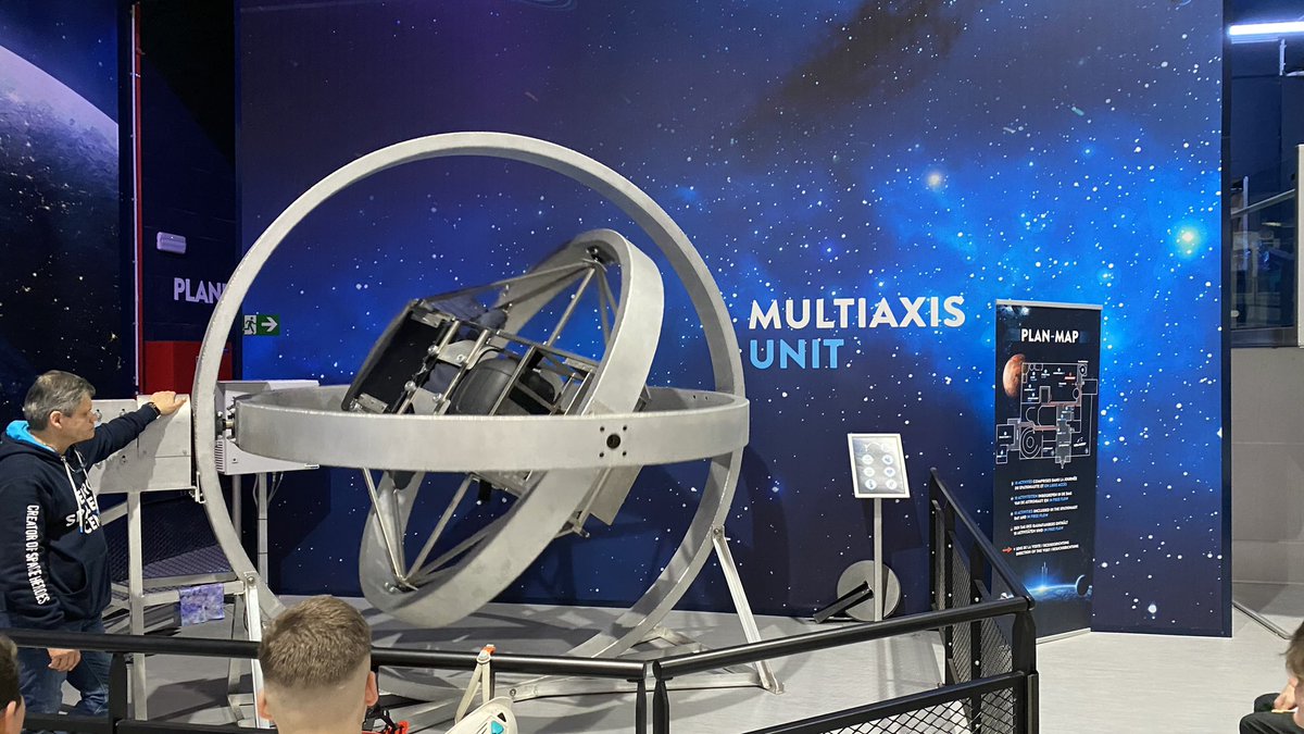 ttindbertrix's tweet photo. Pour notre excursion nous avons visité l’Euro Space Center avec les #3TT cette semaine. La tête dans les étoiles 🤩 et peut être la tête qui tourne aussi avec le rotor et le multi axis 🤪 https://t.co/gBi8VHMssN