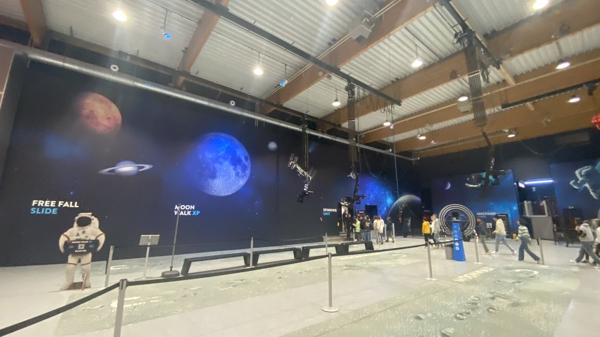 ttindbertrix's tweet photo. Pour notre excursion nous avons visité l’Euro Space Center avec les #3TT cette semaine. La tête dans les étoiles 🤩 et peut être la tête qui tourne aussi avec le rotor et le multi axis 🤪 https://t.co/gBi8VHMssN