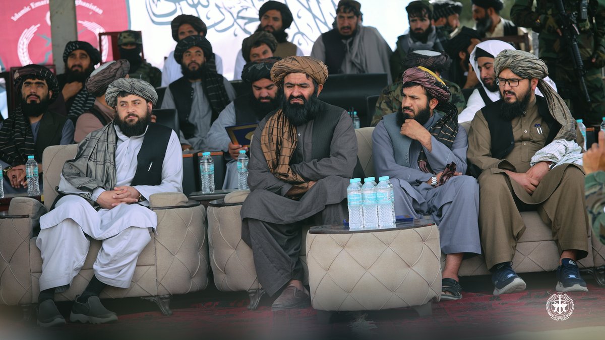 MoDAfghanistan2's tweet photo. د ملي دفاع سرپرست وزیر د ځانګړو ځواکونو د لومړۍ دورې په فراغت غونډه کې ګډون وکړ

يوه ورځ مخکې د ملي دفاع وزارت اړوند ځانګړو ځواکونو قوماندانۍ له لومړۍ دورې څخه ۴۸۵ تنه مجاهدین له درې میاشتني عقیدوي، نظامي او مسلکي زده کړو څخه وروسته د یولړ شانداره مراسمو په ترڅ کې فارغ شول... https://t.co/56eXU5FJG3