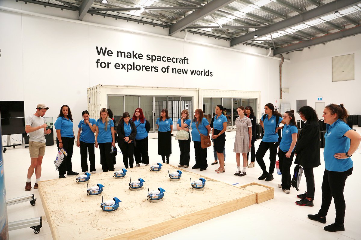 #FleetSpace welcomed students from the Young Indigenous Women’s STEM Academy who had travelled from all over Australia, to our headquarters here in Adelaide. They toured our manufacturing facility, 3D printer and labs, and our #Geode demonstration bed.
#STEM #STEMcareer #adelaide