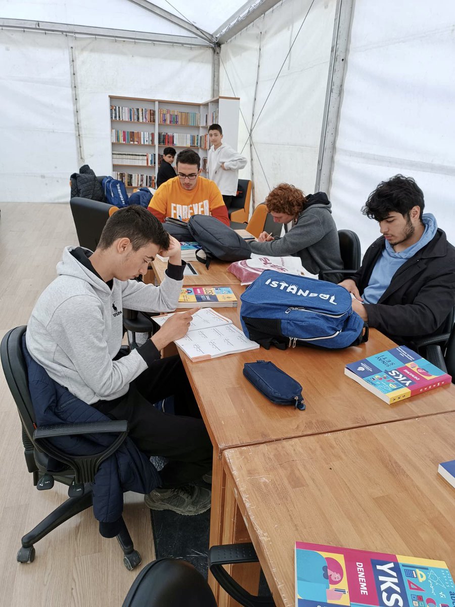 İBB Hatay Ders Atölyesi Açıldı. 🛖👨🏻‍💻

💻 Bilgisayar

🔊 İnternet

📚 Kitap Kafe

👨🏻‍🎓 Ders Çalışma Alanı (50 kişilik)

✍️ LYS ve YKS’ye Hazırlık

👨‍🏫 Alanında Uzman Eğitmenler

#ibb #gençlikvespor #sporunmerkezi #eğitim #hatay