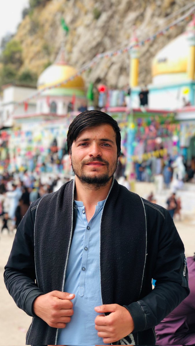 MBaqirTuri's tweet photo. يو خوا زمونږ نــه د نــظر حفاظت هم نۀ کېږي
بل خوا به تا کړےسينګار وي او روژه به هم وي
کاروان مومند
To one side we can't control our eyes,
To other side you would have dressed yourself,
Besides we would be with fasting.
#Sparlay💐🥀🥰🌷❤
#Nawrooz💐
#Rozha 🥰 https://t.co/Mb03FtXvKJ
