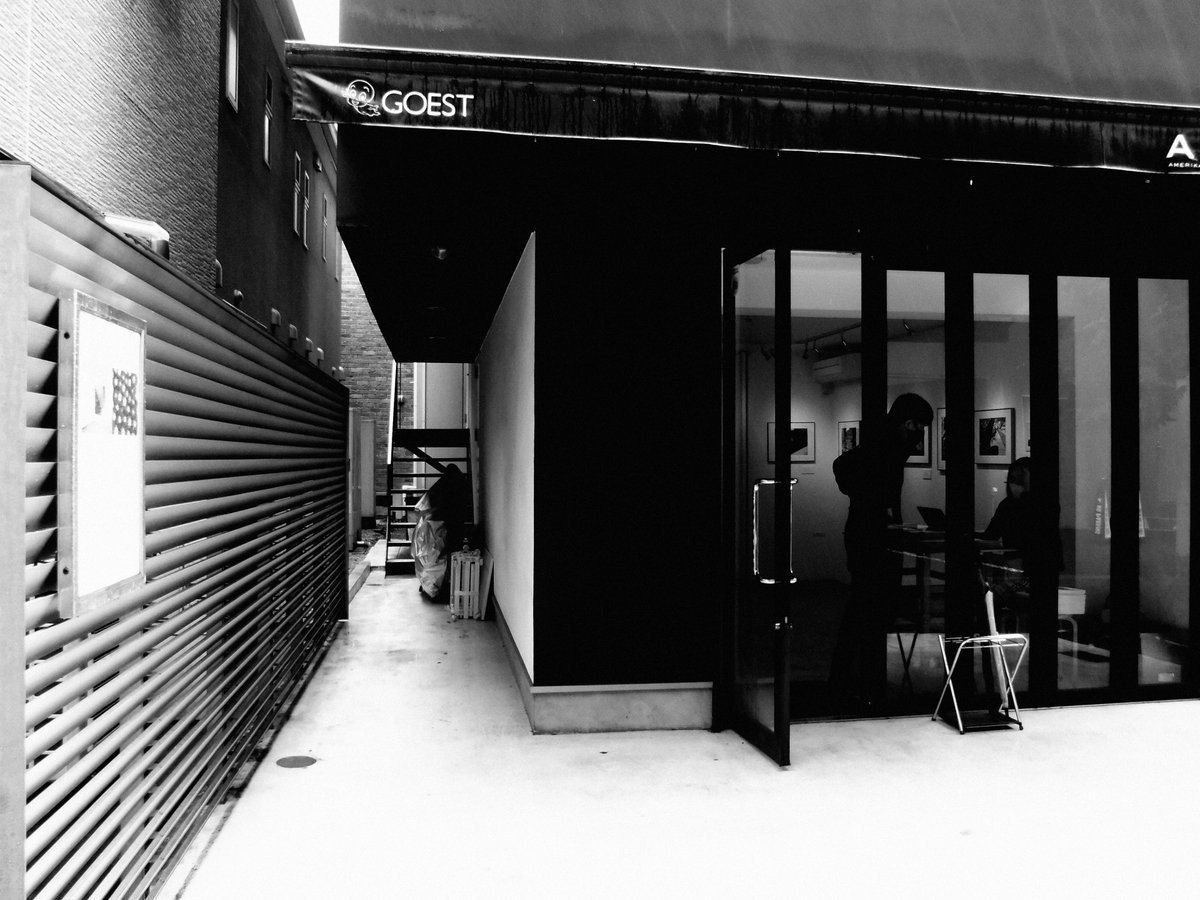 ved00163's tweet photo. N展に行って来ました。
作品を画面で見てるだけではピンと来なかったので足を運びましたが分からなかったです。
写真集も全頁を通しました、GAZE5が取っ付きやすかったかな。
https://t.co/C746zTtSd2
https://t.co/U7AOynTc8o https://t.co/o1zAgOkUol