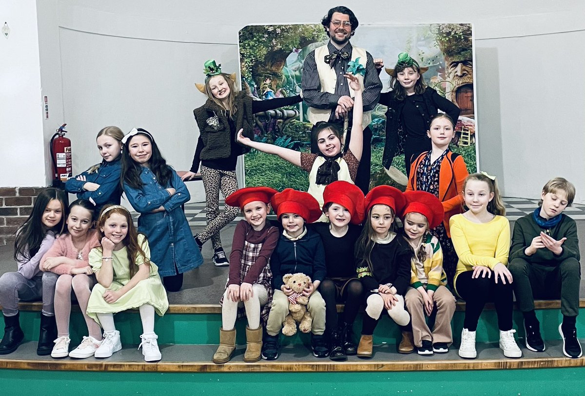 classactclasses's tweet image. Our Stage Play ‘The Ice cream Tree’ being performed this Sunday in Barry. Good luck @classactclasses 🙌🏻🎬🎂🍄🍦