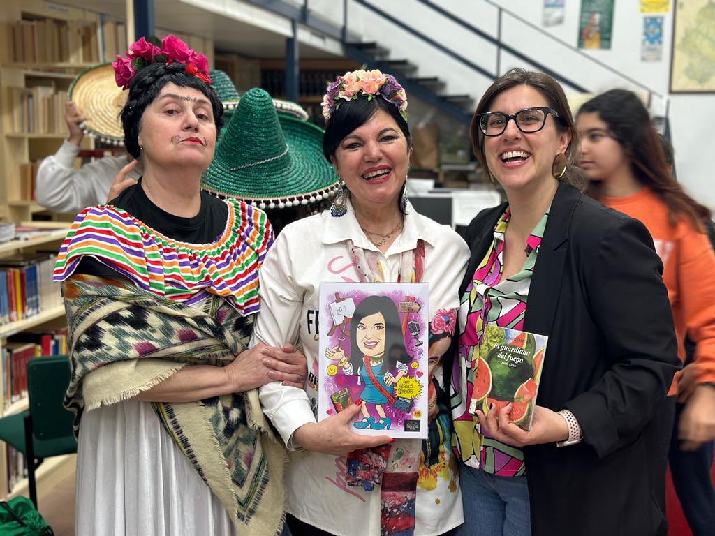 Nuestro #clubdelectura volvió a llenar la biblioteca de alumnado, familias, profes y vecinos del barrio gracias a los versos de @mar_blanco_larrosa que nos devolvió la obra y la figura de #fridakahlo <a href="/PoesIaxrallevar/">Poesía para llevar</a> <a href="/InnovaEducAr/">InnovaEducAr</a> <a href="/RedEvolucionAr/">RedEvolucion</a> <a href="/C_Comunicativa/">COMPETENCIA COMUNICATIVA</a>