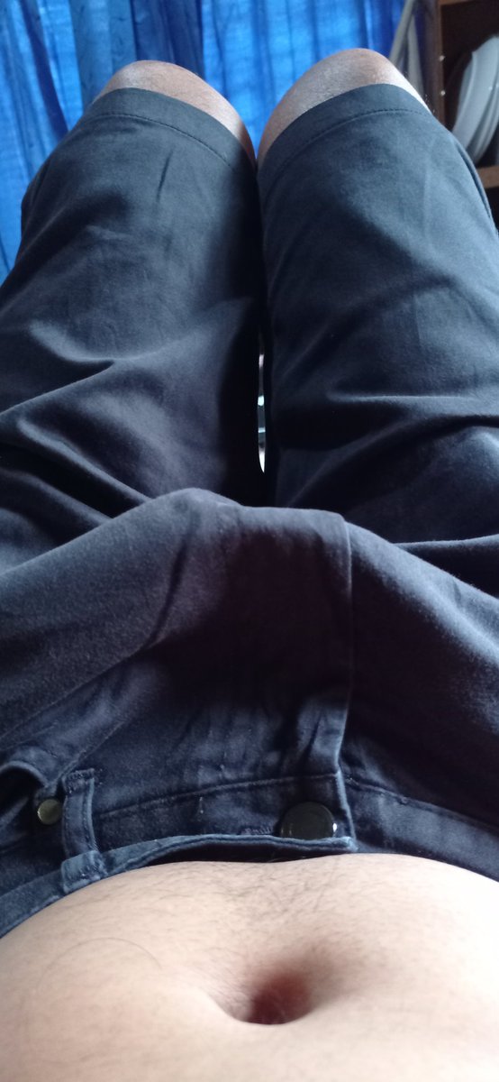 Setiap memakai celana yang dia kasi....selalu berdiri  tegak😁💦💦