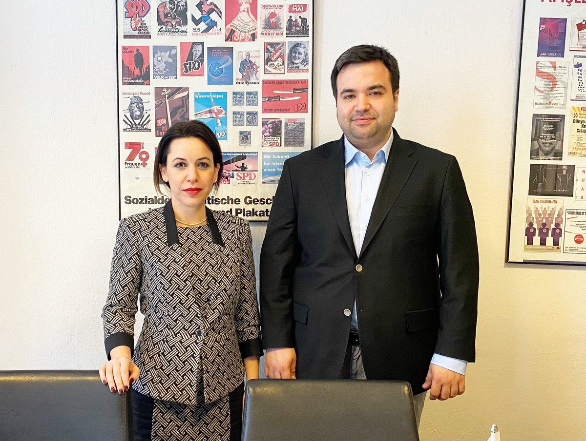 EnifYavuz's tweet image. Kurulduğu 1994 yılından beri demokrasi ve insan hakları mücadelesinin adeta pusulası olan SODEV’in yeni yönetimini, Başkan Rasim Şişman nezdinde tebrik ederim.

Gelecek Sosyal Demokrasidir!

#sodev