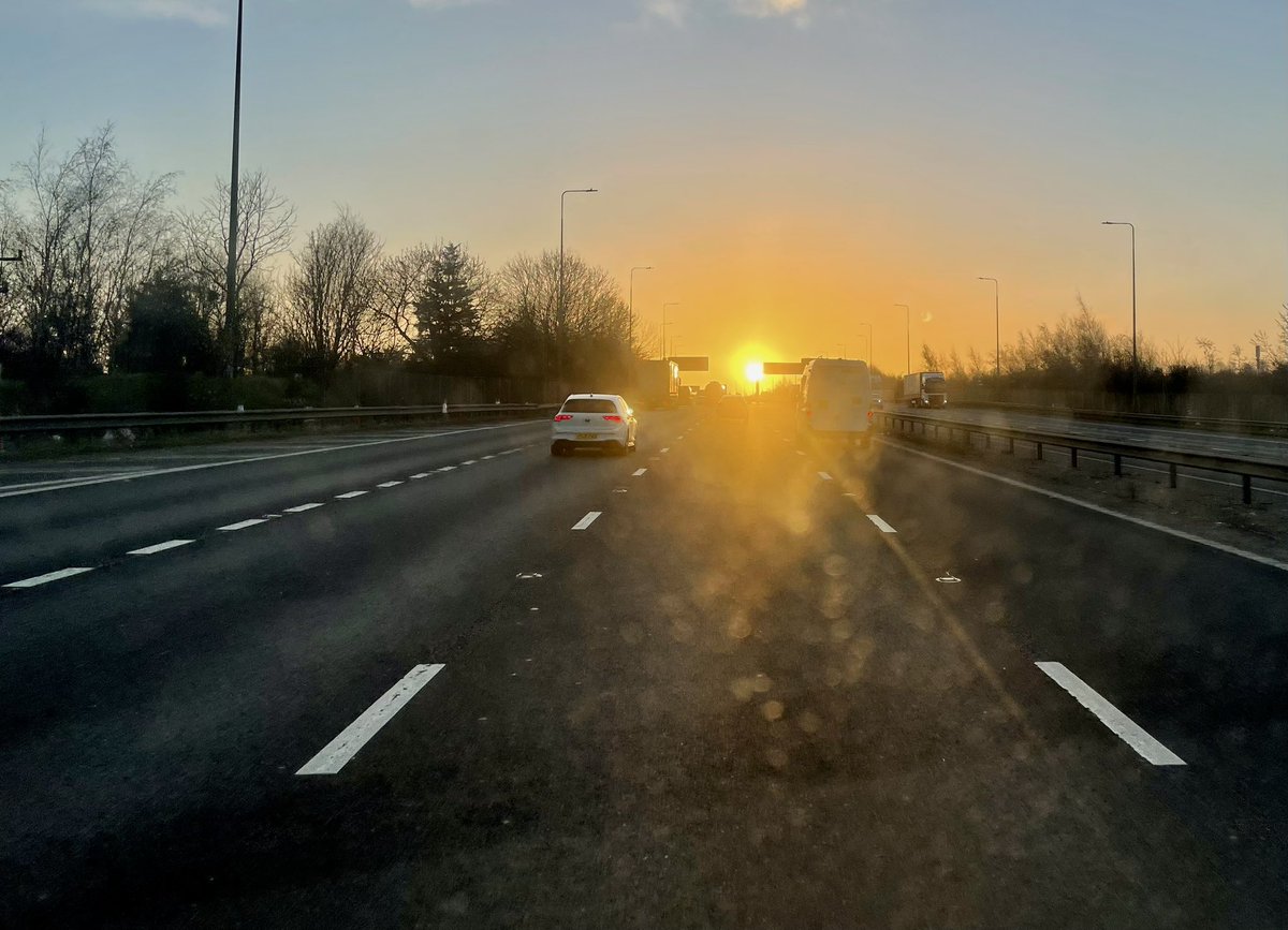 Kingoboy666's tweet image. Another day another dollar #sunrise #standto