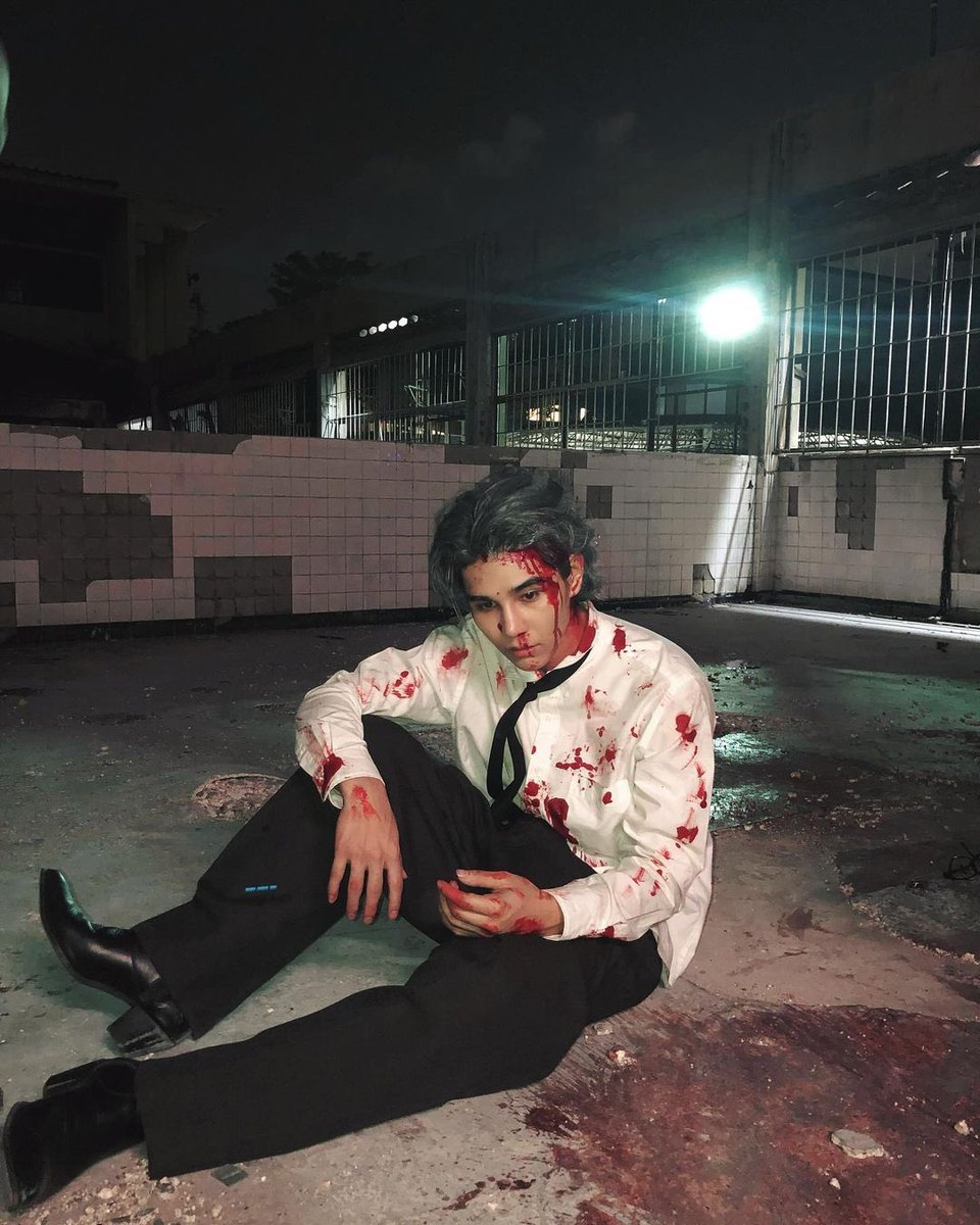 fluffycloud98's tweet photo. #KimChay 
Chay has the most nerdy CEO ever at least he thinks so, until one day, on his way from the company he stumbles upon his CEO, bloody on the ground. He rushes to help him but then Kim pulls out a gun and shots someone behind Chay.

"Next time take a bus home, sweetheart." https://t.co/6x1gNruOEw