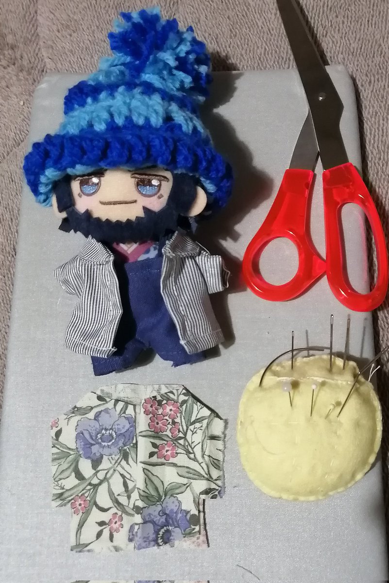 pozawa's tweet photo. キロランケのぬいに服を作ろうとしているのだが、作れるだろうか。
ちなみに今着てる服はSeriaで買った。
帽子はおかんに編んでもらったもの。 https://t.co/tf2vCB0fzS