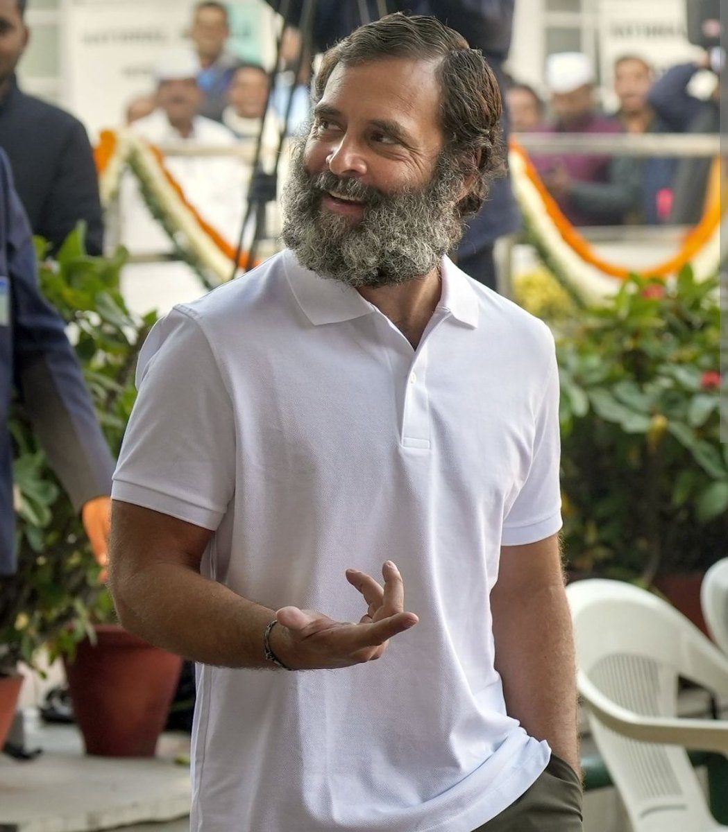 Rahul Gandhi not Savarkar 💪💪💪 proud of you my leader with you always✊