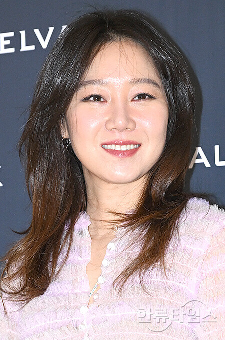 koreavibenews's tweet photo. [📷] 230323 럭셔리 브랜드 오픈 행사
Opening event for a luxurious brand

🖇 https://t.co/owuNEKCdNo

#공효진 #GongHyoJin
#한류타임스  #HanryuTimes https://t.co/ernaijJO9u