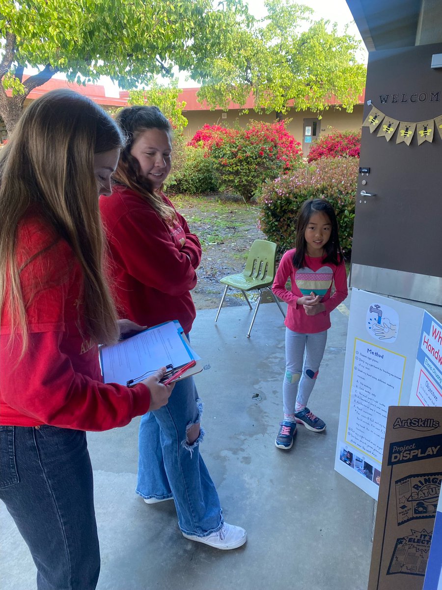 SundancePUSD's tweet photo. Students presented their exciting STEAM projects to each other in preparation for our first ever STEAM Showcase on Thursday. A big thank you to the encouraging student ambassadors from @MountCarmelHS who came to judge the projects!
@PowayUnified https://t.co/XK2c5TF0Cb