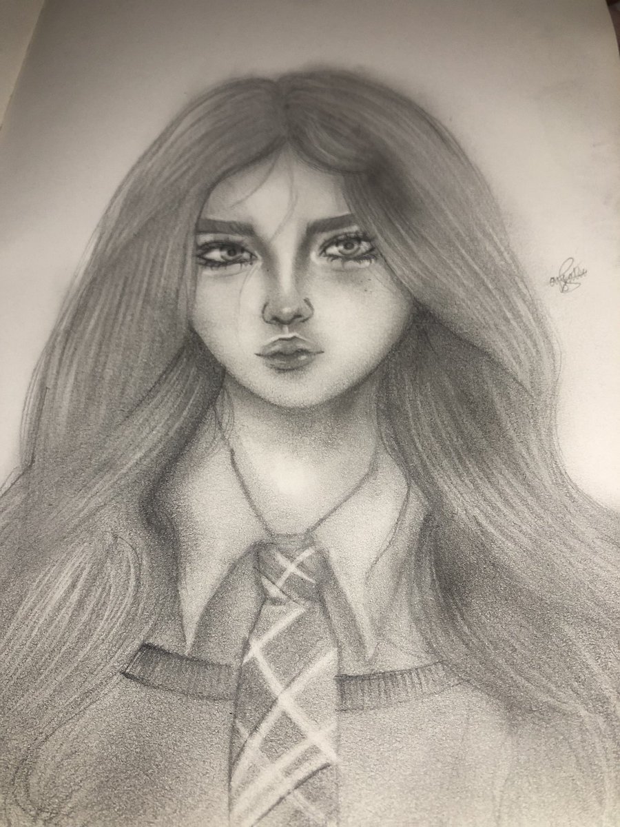 Diamond_arts08's tweet photo. I'm not sure if I should post my recent artwork on my Instagram account. I'm still practicing using charcoal pencils, and I have plenty of time to do the things that I love these days.

#charcoal #Artoftheday https://t.co/BHYUUJ3gKn