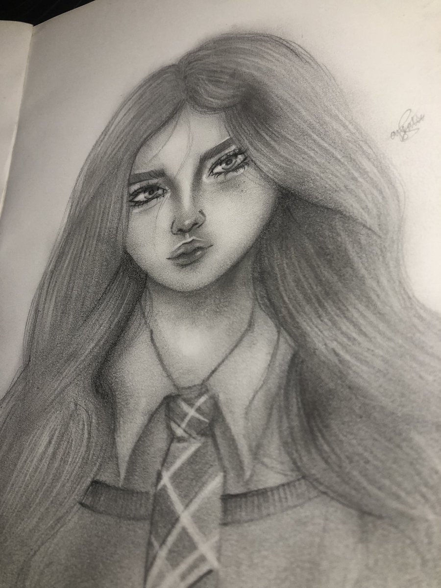Diamond_arts08's tweet photo. I'm not sure if I should post my recent artwork on my Instagram account. I'm still practicing using charcoal pencils, and I have plenty of time to do the things that I love these days.

#charcoal #Artoftheday https://t.co/BHYUUJ3gKn