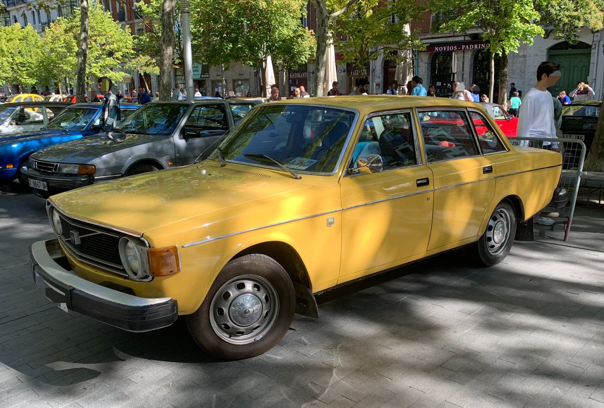 Volvo 144 #volvo #volvo144 #volvocars #volvoclassic #classiccar #classiccars #classiccarsdaily #classiccarspotting #vintagecar #vintagecars #oldcar #oldtimer #carspotter #carspotting