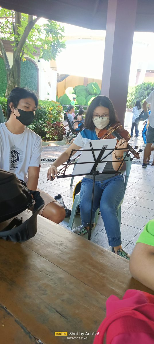 annishi4685's tweet photo. ATM: busy crowd here at People's Park, but they found a space to do some lessons because Teacher Ice is in town ☺️ #VCYO @rex_gatchalian @valenzuelacity @vcpeoplespark @VCYOofficial @Shellista_ https://t.co/rBoJBdcfst